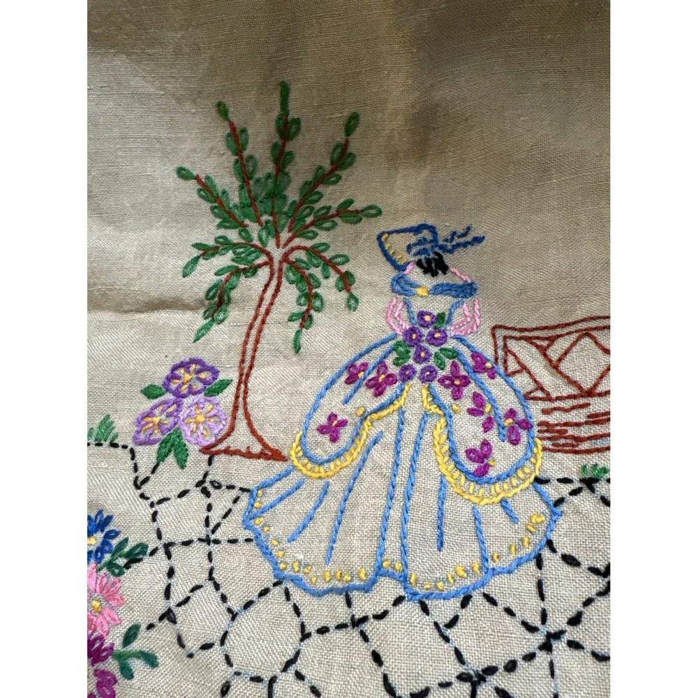 Vintage Hand Embroidered Linen‎ Tea Towel Crinoline Lady Garden Scene 23x14
